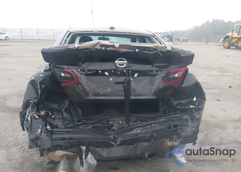 2018 Nissan Altima 2.5 Sr z USA, uszkodzony, nr VIN 1N4AL3AP3JC230999